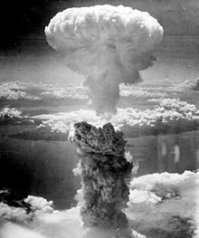 http://upload.wikimedia.org/wikipedia/commons/thumb/e/e0/nagasakibomb.jpg/220px-nagasakibomb.jpg