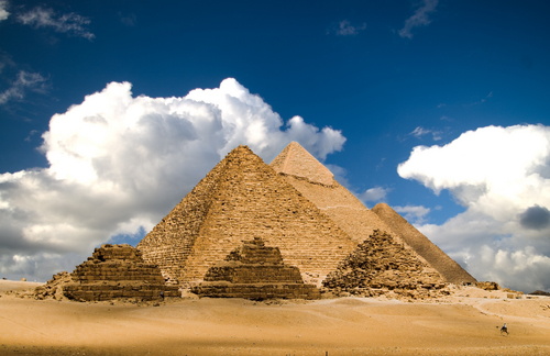 http://www.snyar.net/wp-content/uploads/2010/06/pyramids-of-giza-gzgrtpy.jpg