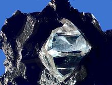 http://upload.wikimedia.org/wikipedia/commons/thumb/d/d7/rough_diamond.jpg/220px-rough_diamond.jpg