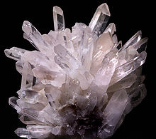 http://upload.wikimedia.org/wikipedia/commons/thumb/4/4a/quartz_oisan.jpg/220px-quartz_oisan.jpg