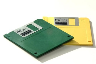 http://www.freefoto.com/images/04/20/04_20_35---1-44mb-floppy-disk_web.jpg